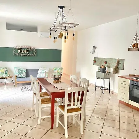 Finestra Sul Borgo Apt. Acquarica del Capo